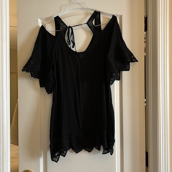 Venus off shoulder cover up - Picture 3 of 3